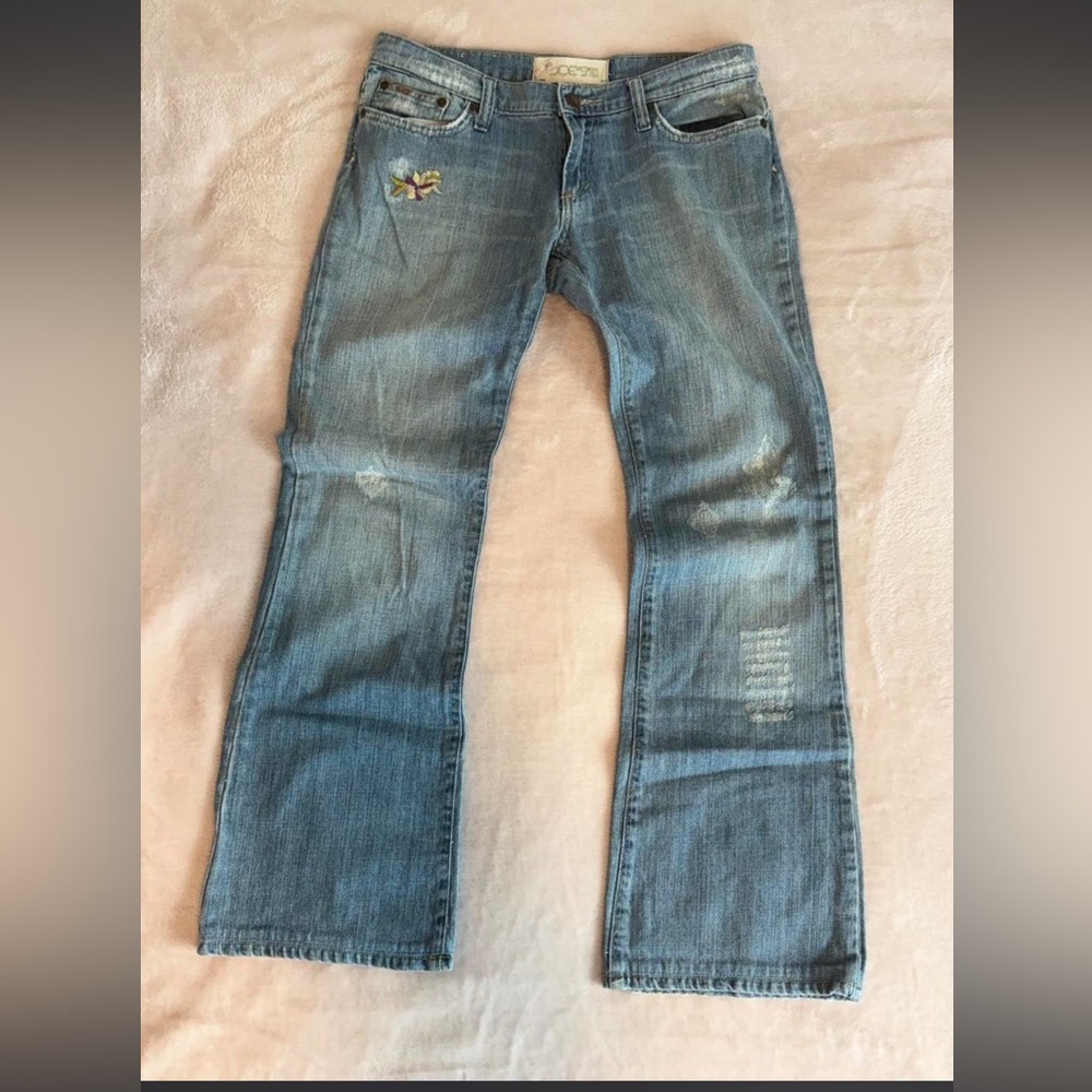 Floral embroidered low rise jeans